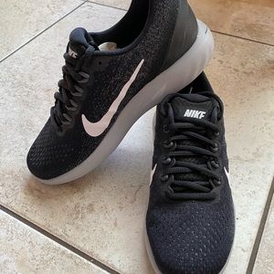 ⭐️ Brand New ⭐️ Women’s Black Nike LunarGlide 9